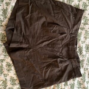 Old Navy olive green extra high-rise Taylor shorts with adjustable waist